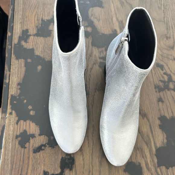 Silver booties. - Picture 3 of 7